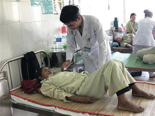 Sức khỏe của 5 người bị ngộ độc nấm rừng cơ bản hồi phục