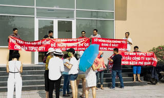 TP Hồ Chí Minh: Hơn 800 hộ dân một chung cư khiếu nại đòi sổ hồng