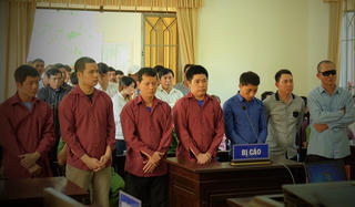 Đồng Nai: 2 băng nhóm nổ súng, hỗn chiến trên đường lĩnh án