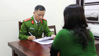 Hàng loạt “quý bà” bị “bạn trai” trên mạng lừa đảo tiền tỷ