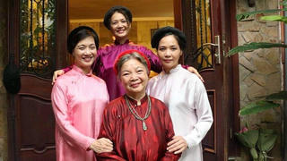 Thương lắm, áo dài ơi…