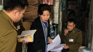 Hàng giả, hàng kém chất lượng tràn lan: Cả doanh nghiệp và người tiêu dùng đều thiệt