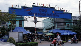 Bình Dương: Tiểu thương kiện chủ chợ đòi bồi thường hơn 3 tỷ