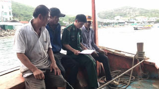 Chàng sĩ quan trẻ 'giỏi việc nước, đảm việc dân'