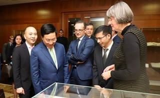 Phó Thủ tướng, Bộ trưởng Ngoại giao Phạm Bình Minh thăm CHLB Đức