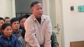 Anh chồng đi tù vì đâm chết bạn trai của em dâu