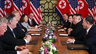 Tổng thống Trump và Chủ tịch Kim 'được nhiều nhất' sau thượng đỉnh tại Việt Nam