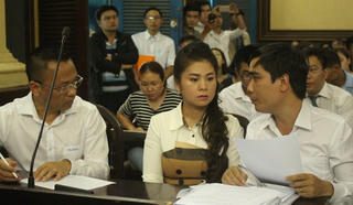 Vụ ly hôn 'vợ chồng Trung Nguyên': Bà Thảo phản đối giải quyết vụ án theo cảm tính