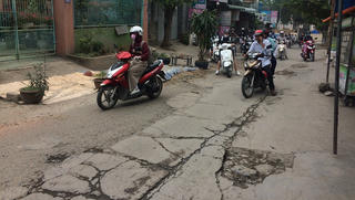TP Biên Hòa (Đồng Nai): Con đường nhiều năm lở loét giữa trung tâm thành phố