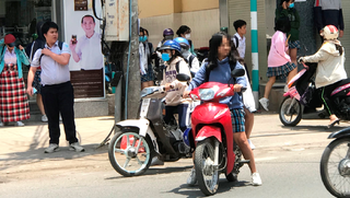Tái diễn nạn học sinh đi xe máy vi phạm luật giao thông ở Đồng Nai