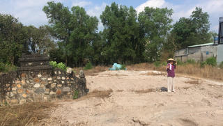 Nghi án bà cụ neo đơn vừa mất đất, vừa bị lừa tiền: Động thái 'lạ' của đương sự sau khi bản án bị kháng nghị