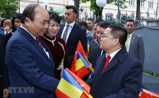Thủ tướng Nguyễn Xuân Phúc gặp mặt cộng đồng người Việt tại Romania