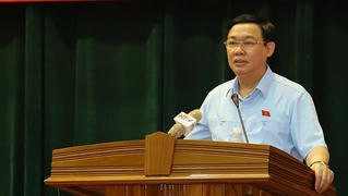 Phó Thủ tướng Vương Đình Huệ tiếp xúc cử tri doanh nghiệp