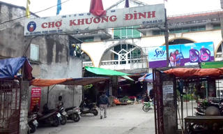 Hà Nội: Tiểu thương chợ Khương Đình bức xúc vì phí cao