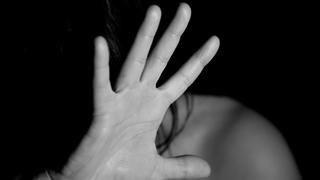 Cô gái bị cưỡng bức trong lần đầu tiên đi chơi với bạn trai