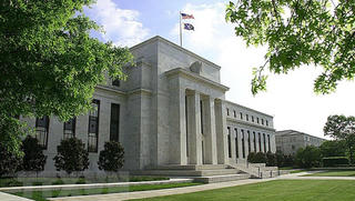Fed chịu sức ép cắt giảm lãi suất từ Tổng thống Mỹ Trump