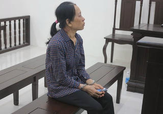 Mẹ đơn thân đoạt mạng con trong cơn nóng giận