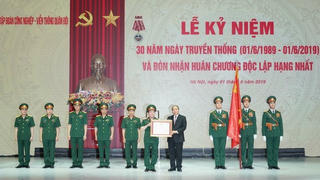 Thủ tướng dự Lễ kỷ niệm 30 năm ngày truyền thống Tập đoàn Công nghiệp - Viễn thông Quân đội