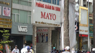Phòng khám đa khoa Mayo: “Phán” bị lậu... cắt bao quy đầu cho nhanh khỏi?