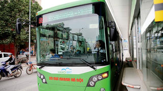 Buýt nhanh triệu USD: Cho “khai tử” hay tồn tại? - Kỳ 1: Xe to, đôi khi chở toàn… gió!