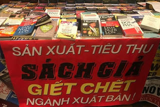 Xuất bản phẩm lậu: Thiệt hại tiền tỷ, chế tài lửng lơ?