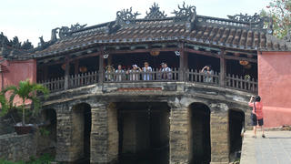 Chùa Cầu kêu cứu