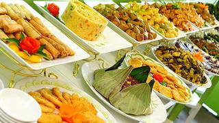 Thị trường đồ chay, hoa trái sôi động dịp Rằm tháng 7 