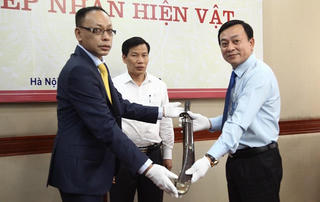 Con cháu “Vua Mèo” trao lại kỷ vật vô giá cho đất nước