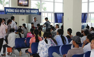 Có được nhận trợ cấp thất nghiệp trong thời gian xin nghỉ không lương không?