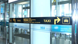 Sân bay Nội Bài khuyến cáo hành khách tránh “taxi dù”