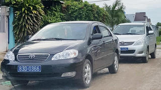 Hàng loạt xe công đi dự đám cưới con trai bà Hồ Thị Cẩm Đào: Không xử lý kỷ luật, chỉ “rút kinh nghiệm”