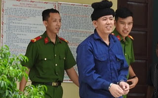 Bé gái bị chú dượng xâm hại: Tòa yêu cầu chuyển tội “Hiếp dâm”, khởi tố thêm tội mới