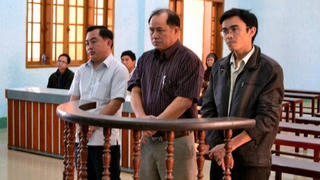 Công trình thủy lợi vừa xây đã hỏng, phơi bày quy trình ăn chia “tàn mạt” của các 'quan tham'