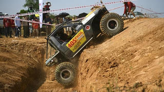 Hàng trăm tài xế Việt tranh tài off-road