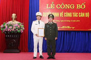 Trao quyết định bổ nhiệm 2 tân Giám đốc Công an tỉnh
