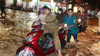 Nghĩa cử ngày triều cường