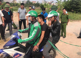 Cơn lốc… nhậu, tiền