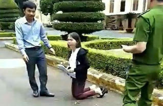 UBND tỉnh Đắk Lắk trả lời vụ việc “cô giáo quỳ gối”