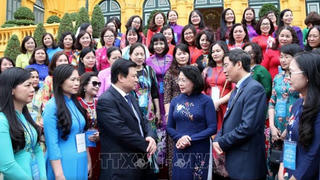 Phó Chủ tịch nước gặp mặt ‘những tấm gương nhà giáo thực hiện tốt lời dạy của Bác’