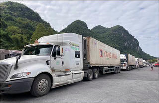 Bộ Công Thương khuyến cáo giãn tiến độ giao hàng tại 2 cửa khẩu