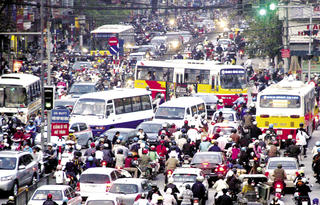 Tìm hướng hạn chế xe máy nội đô Hà Nội