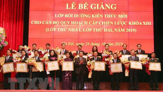 Bế giảng lớp bồi dưỡng cán bộ quy hoạch cấp chiến lược của Đảng