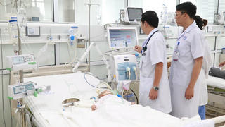 Cảnh báo sau vụ bệnh nhi sốc nhiễm khuẩn, suy đa tạng do đắp thuốc