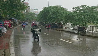Miền Bắc đón gió mùa, Hà Nội có mưa, trời trở rét