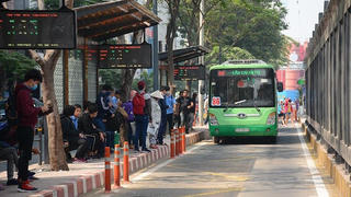 Ý kiến trái chiều về bãi xe máy miễn phí cho người đi xe buýt BRT TP HCM