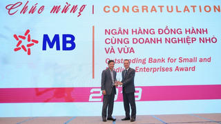 MB nhận đồng thời 2 giải thưởng của VNBA và IDG