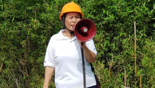 Những người phụ nữ... chống trời