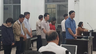 'Dàn' cán bộ đi tù vì chống hạn trên… giấy