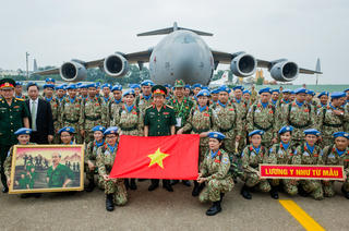 Năm thành công đối ngoại quốc phòng