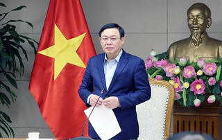 Chỉ đạo của Phó Thủ tướng: Xử nghiêm hành vi không niêm yết hoặc tăng giá bán khẩu trang